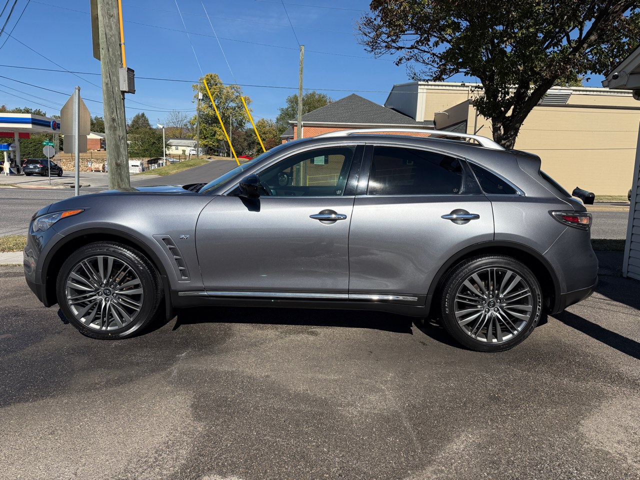 Infiniti QX70 4D SUV AWD V6 2017 Infiniti QX70 4D SUV AWD V6 2017
