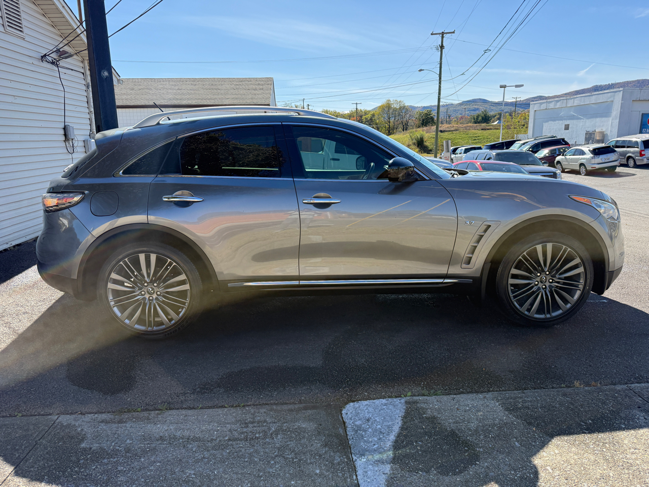 Infiniti QX70 4D SUV AWD V6 2017 Infiniti QX70 4D SUV AWD V6 2017