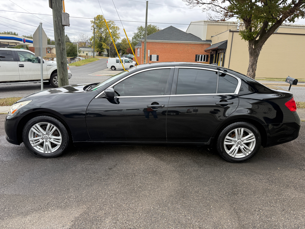 Infiniti G Sedan 37x AWD 2013 Infiniti G Sedan 37x AWD 2013