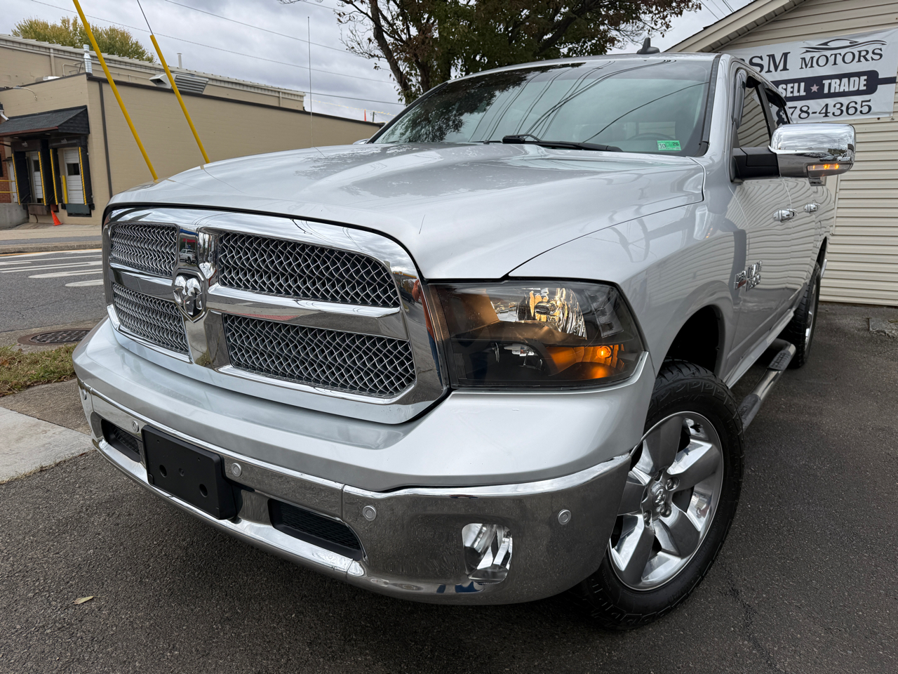 2016 RAM 1500 SLT Crew Cab SWB 4WD