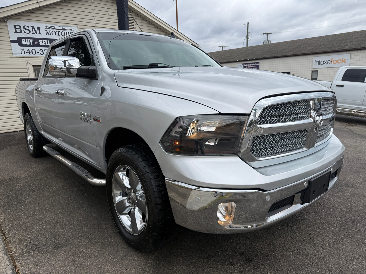 RAM 1500 SLT Crew Cab SWB 4WD 2016 RAM 1500 SLT Crew Cab SWB 4WD 2016