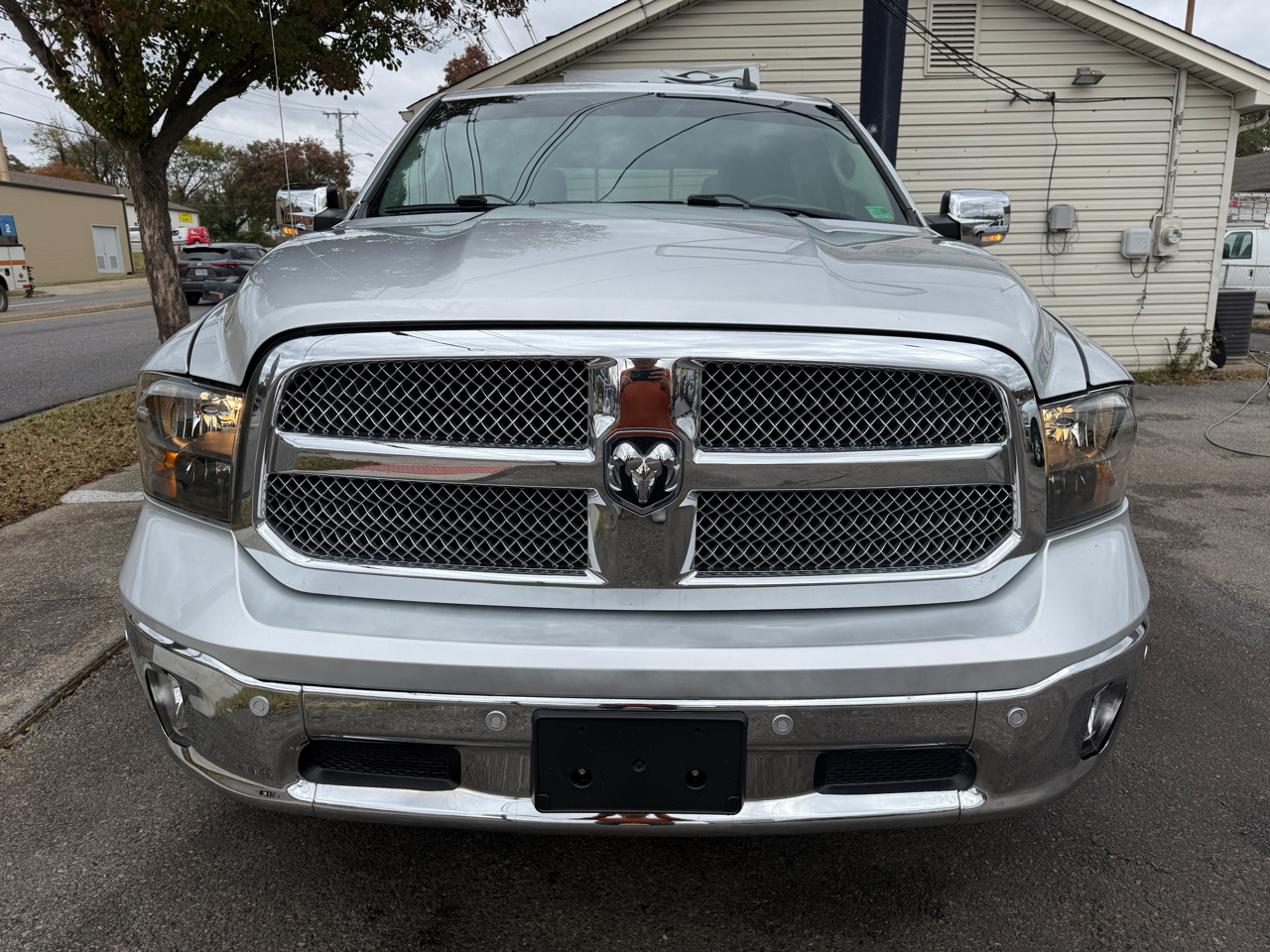 RAM 1500 SLT Crew Cab SWB 4WD 2016 RAM 1500 SLT Crew Cab SWB 4WD 2016
