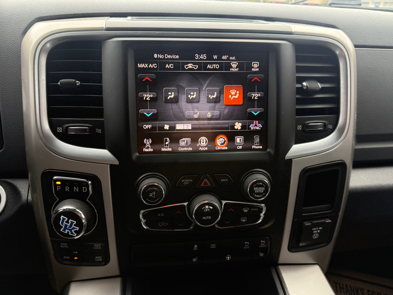 RAM 1500 SLT Crew Cab SWB 4WD 2016 RAM 1500 SLT Crew Cab SWB 4WD 2016