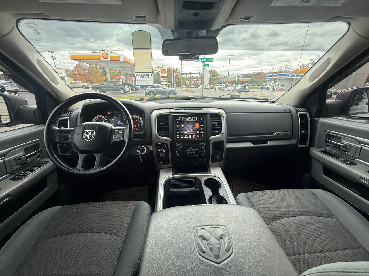 RAM 1500 SLT Crew Cab SWB 4WD 2016 RAM 1500 SLT Crew Cab SWB 4WD 2016