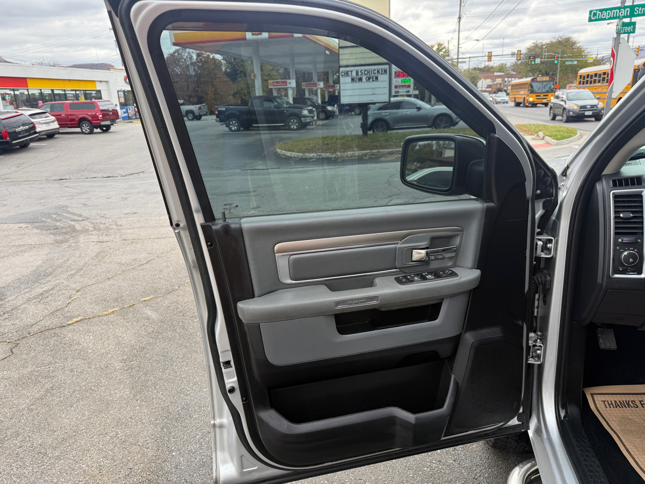 RAM 1500 SLT Crew Cab SWB 4WD 2016 RAM 1500 SLT Crew Cab SWB 4WD 2016