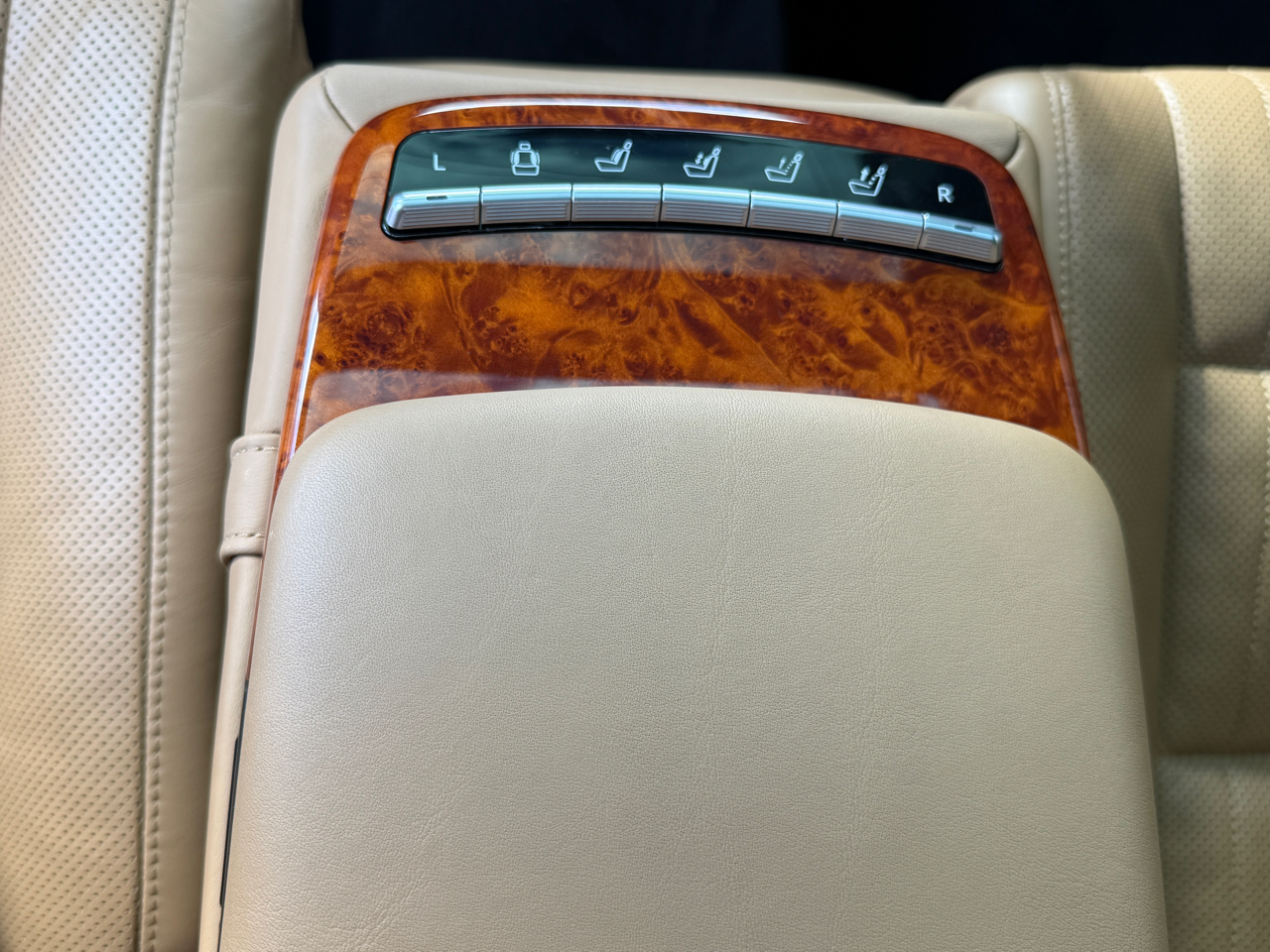 Mercedes-Benz S-Class S600 2010 Mercedes-Benz S-Class S600 2010