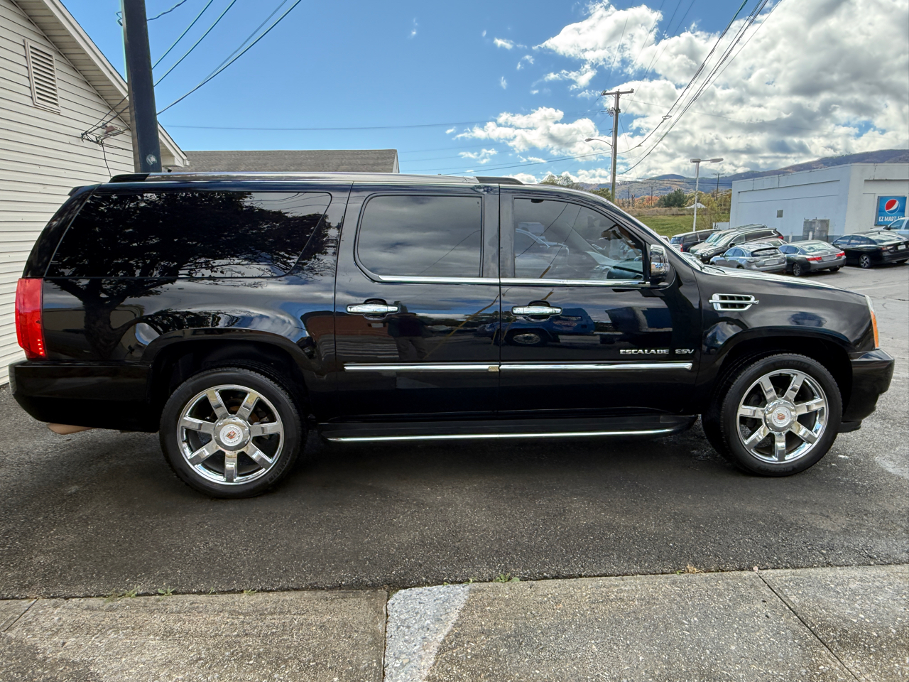 Cadillac Escalade ESV 2WD Luxury 2013 Cadillac Escalade ESV 2WD Luxury 2013