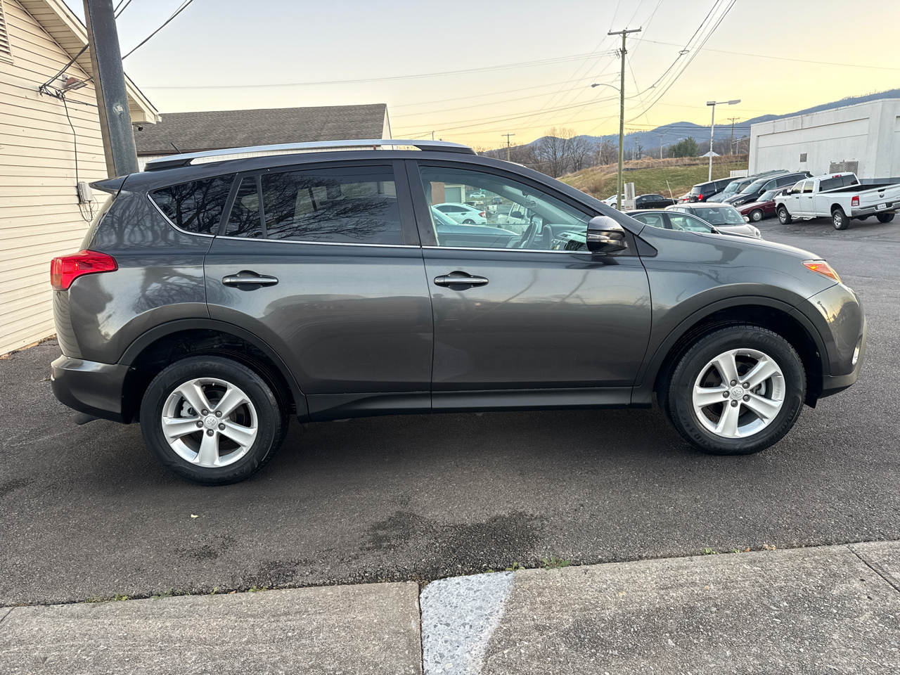 Toyota RAV4 XLE AWD 2014
