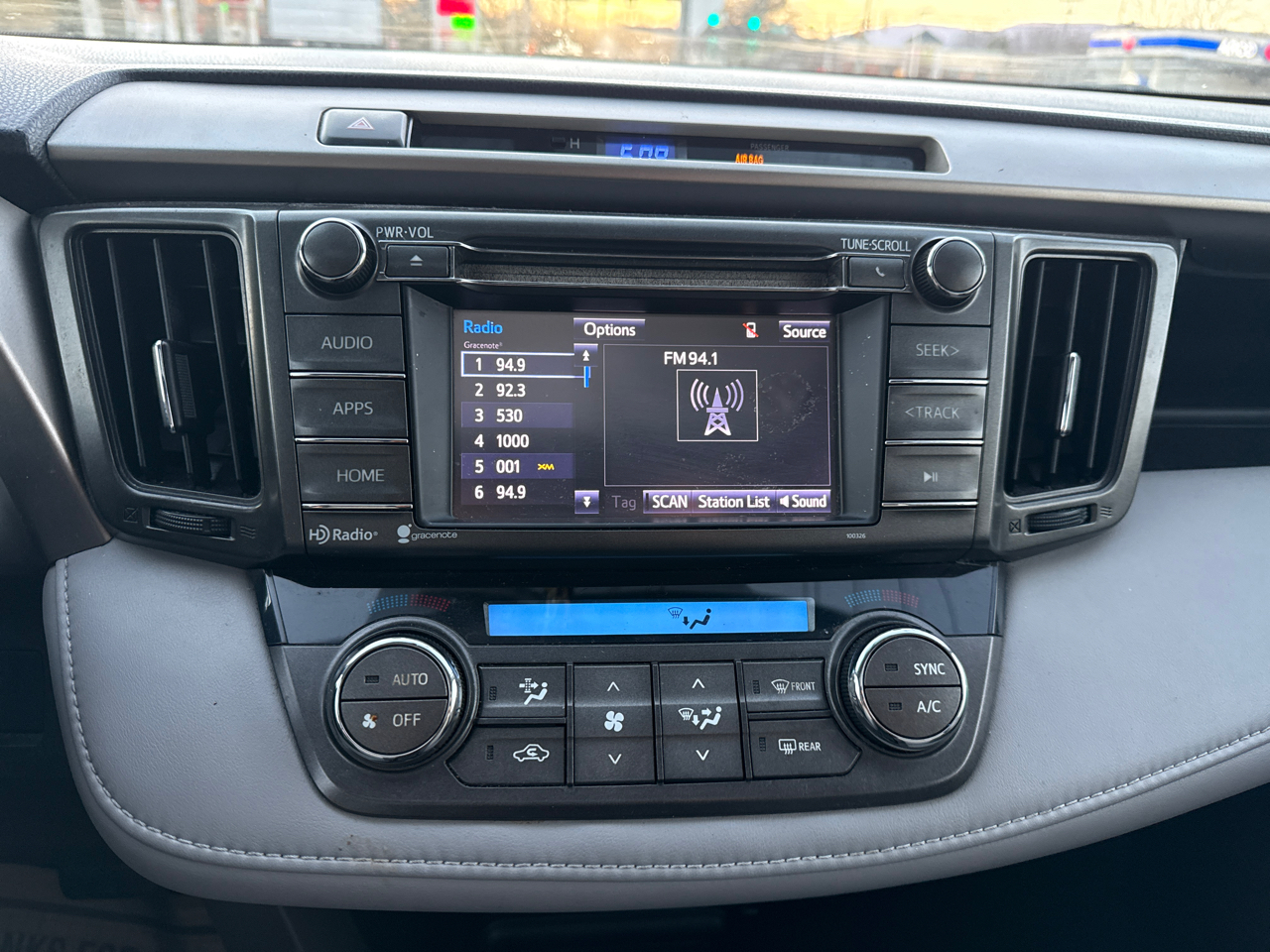 Toyota RAV4 XLE AWD 2014