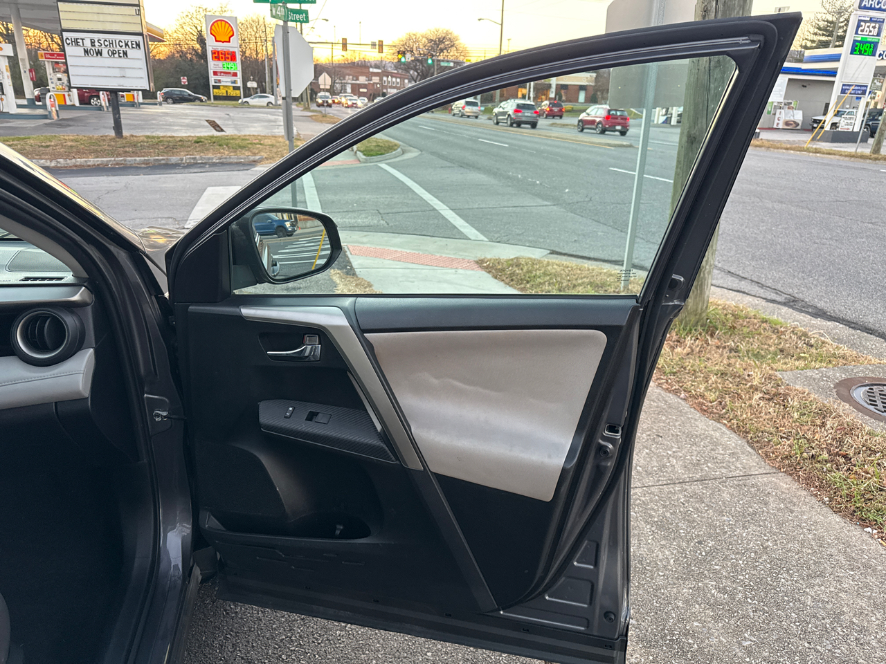 Toyota RAV4 XLE AWD 2014