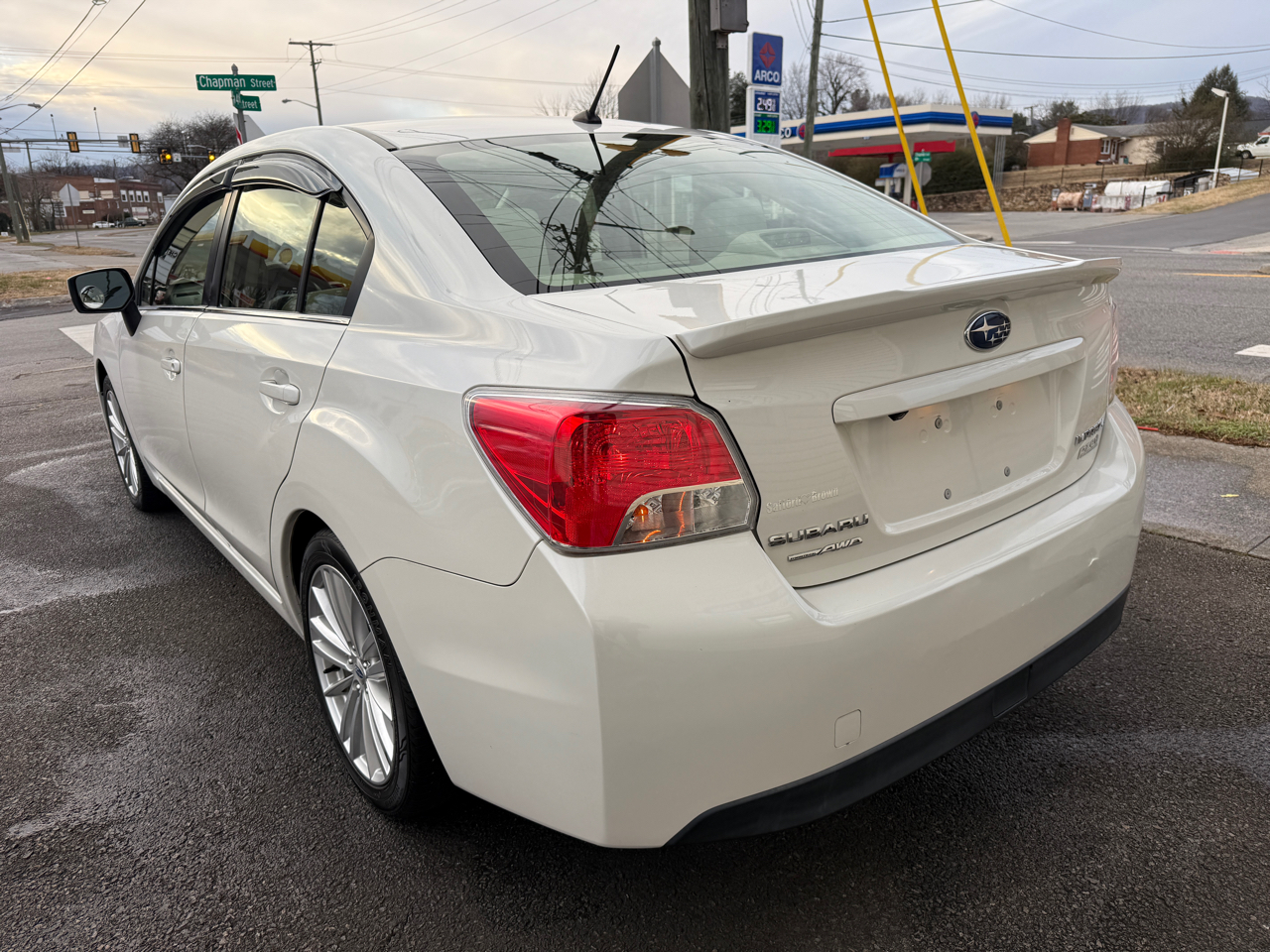 Subaru Impreza 2.0i Premium PZEV 4-Door 2016