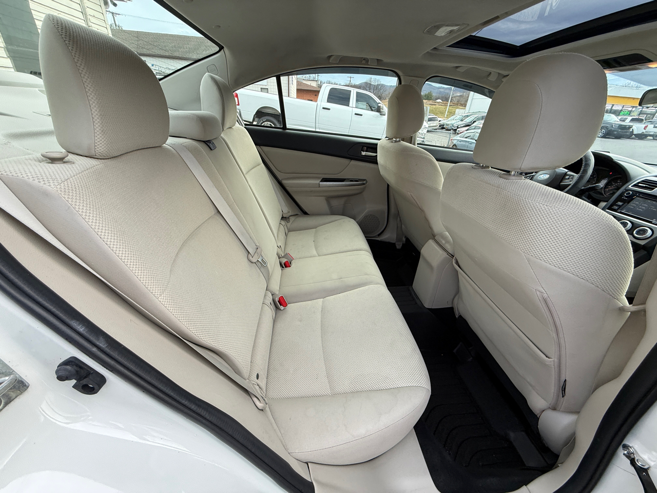 Subaru Impreza 2.0i Premium PZEV 4-Door 2016