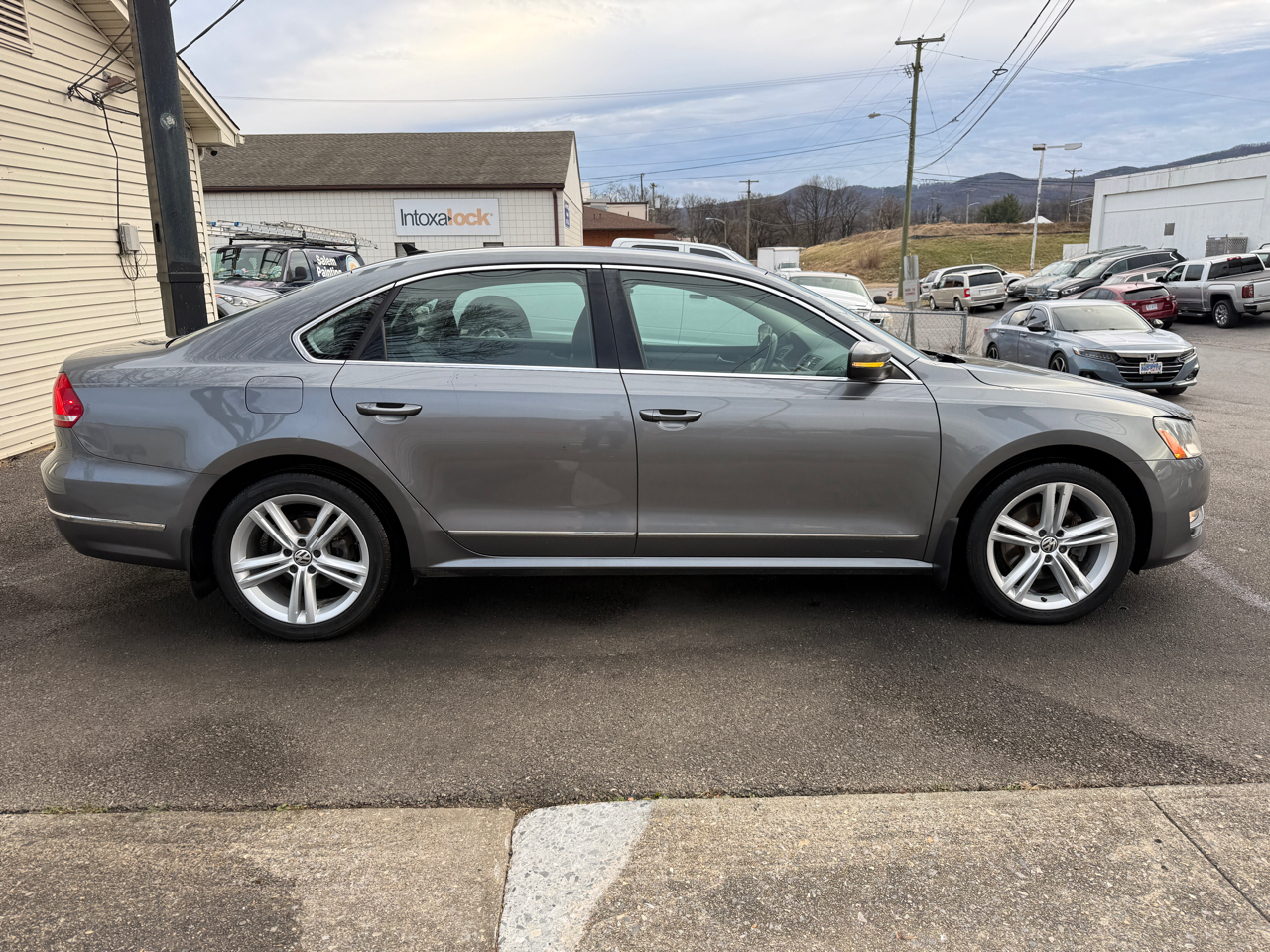 Volkswagen Passat 1.8T SE AT 2015