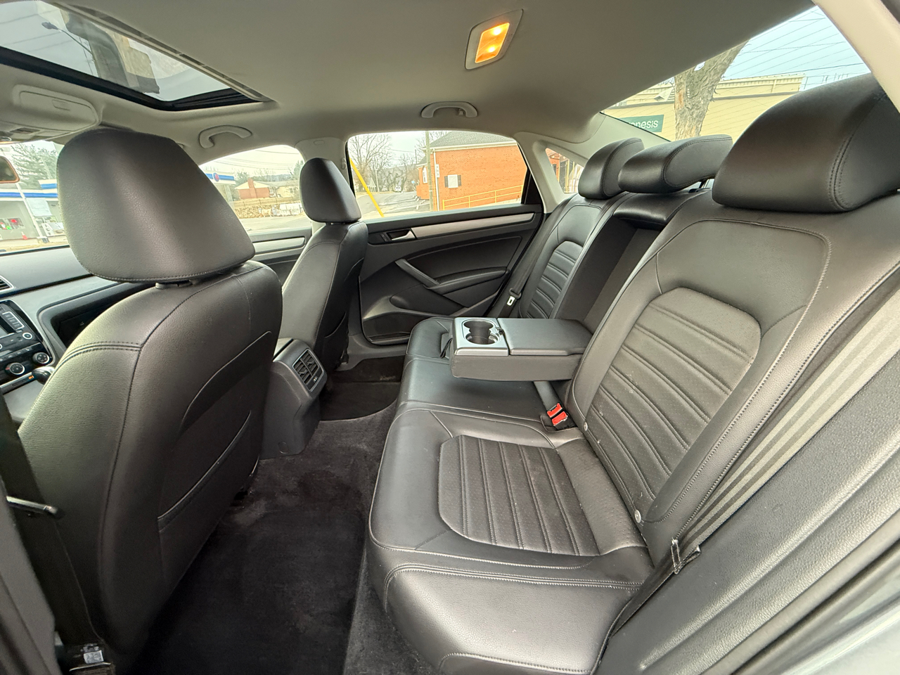 Volkswagen Passat 1.8T SE AT 2015