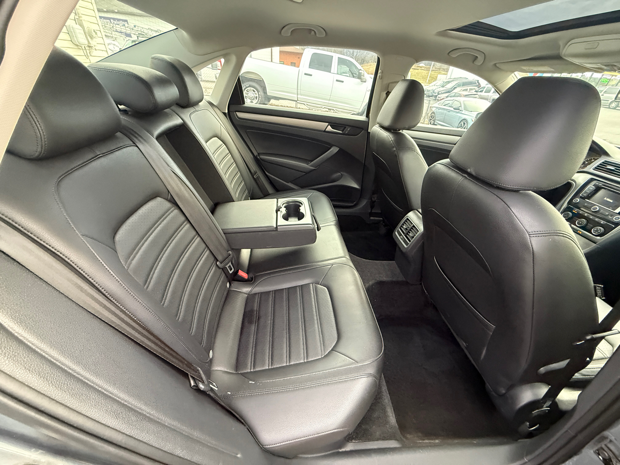 Volkswagen Passat 1.8T SE AT 2015