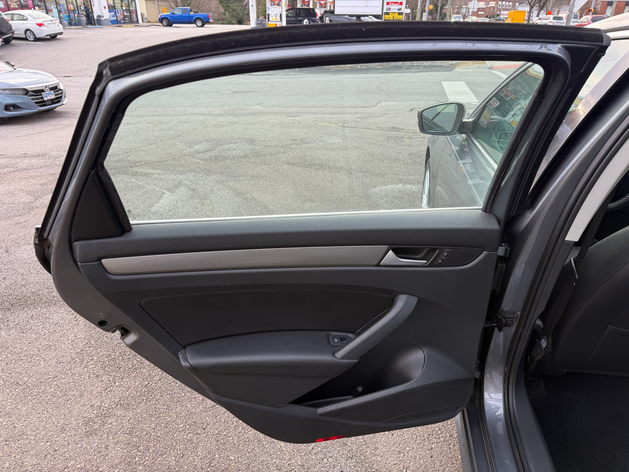 Volkswagen Passat 1.8T SE AT 2015