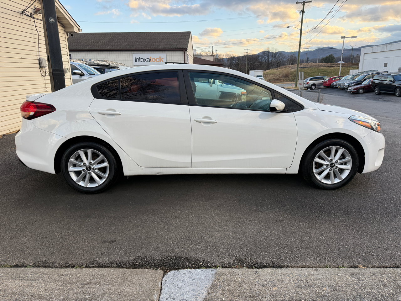 Kia Forte LX 6A 2017