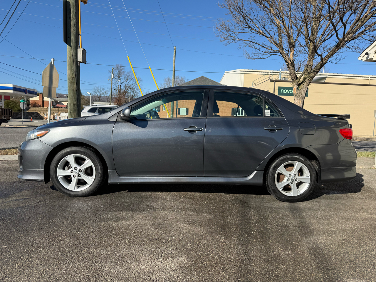 Toyota Corolla 4dr Sdn Auto S (Natl) 2012
