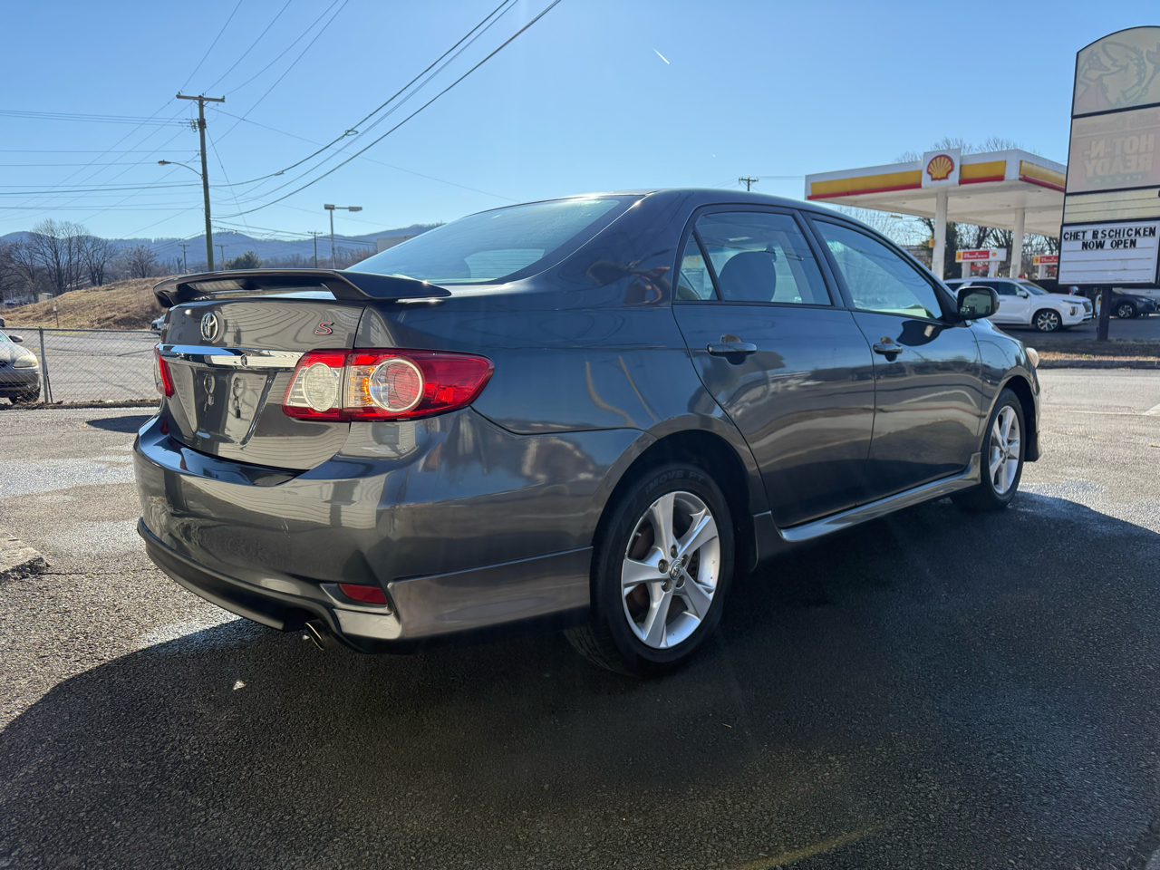 Toyota Corolla 4dr Sdn Auto S (Natl) 2012