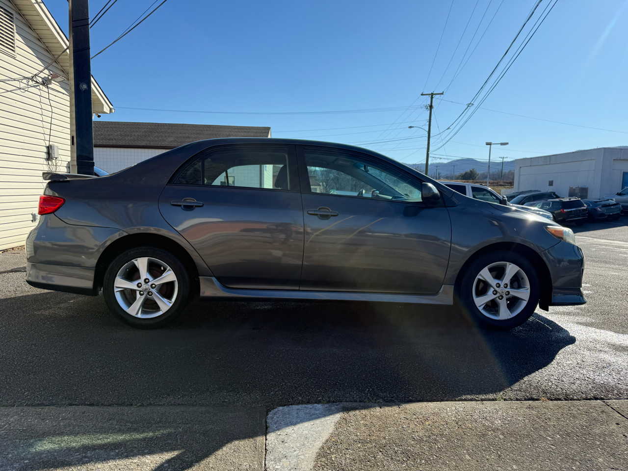 Toyota Corolla 4dr Sdn Auto S (Natl) 2012