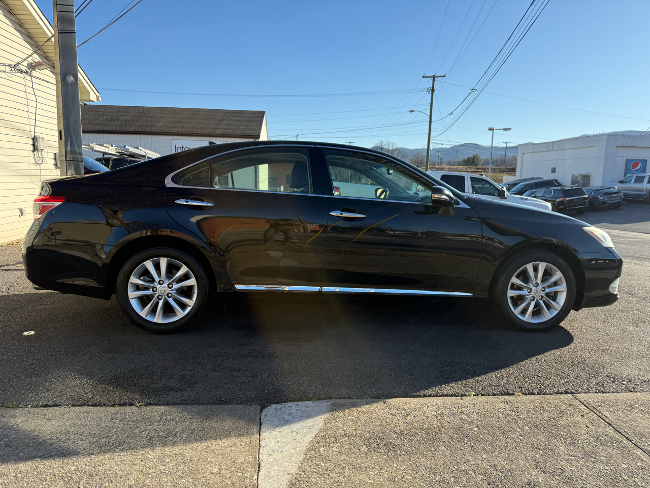 Lexus ES 350 4D Sedan 2011