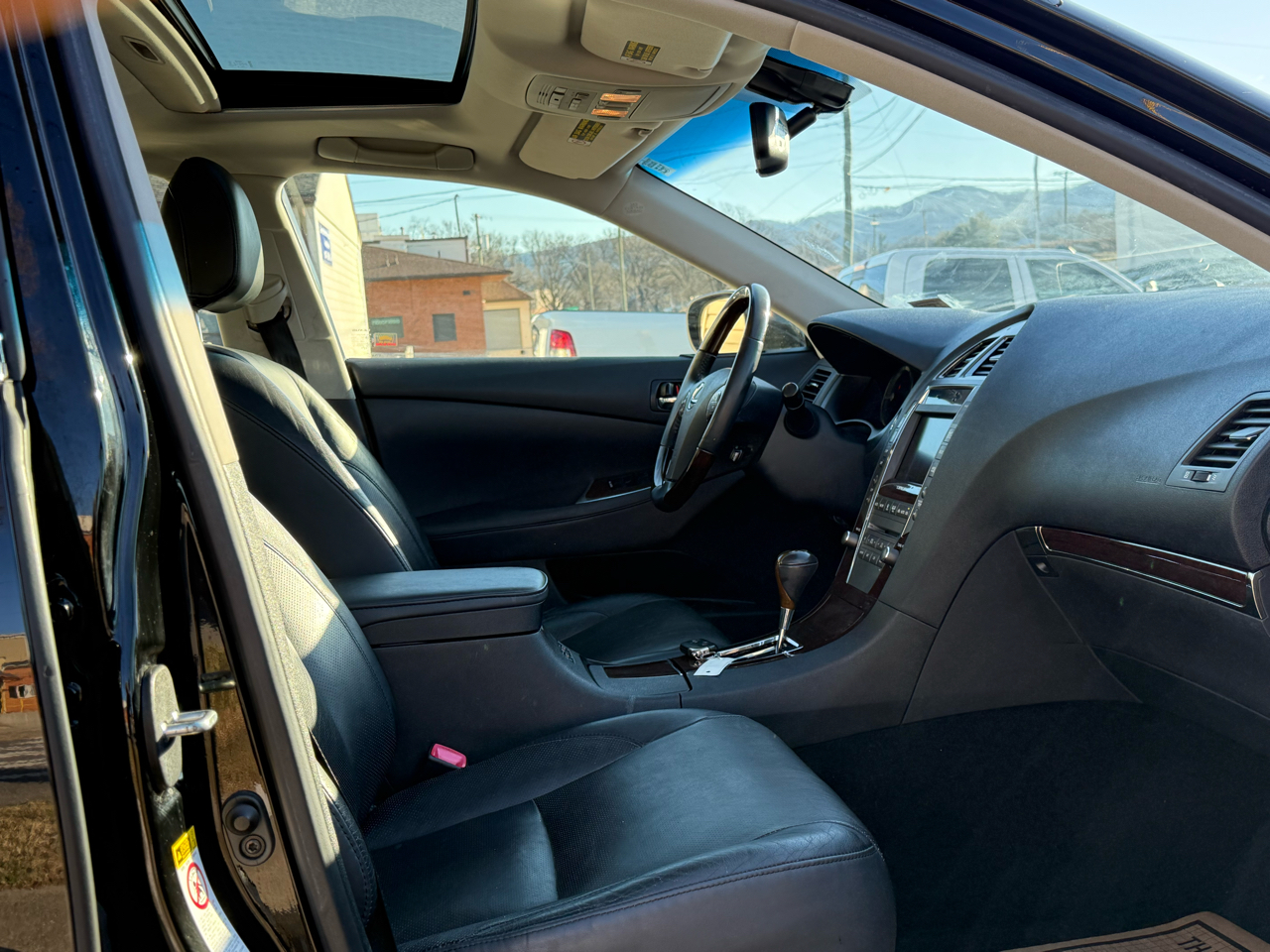 Lexus ES 350 4D Sedan 2011