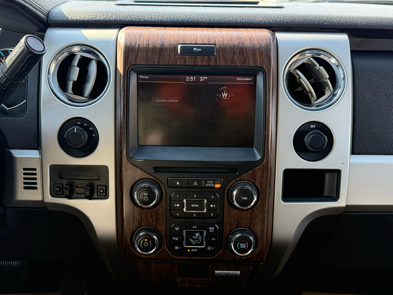 Ford F-150 Platinum SuperCrew 6.5-ft. Bed 4WD 2014