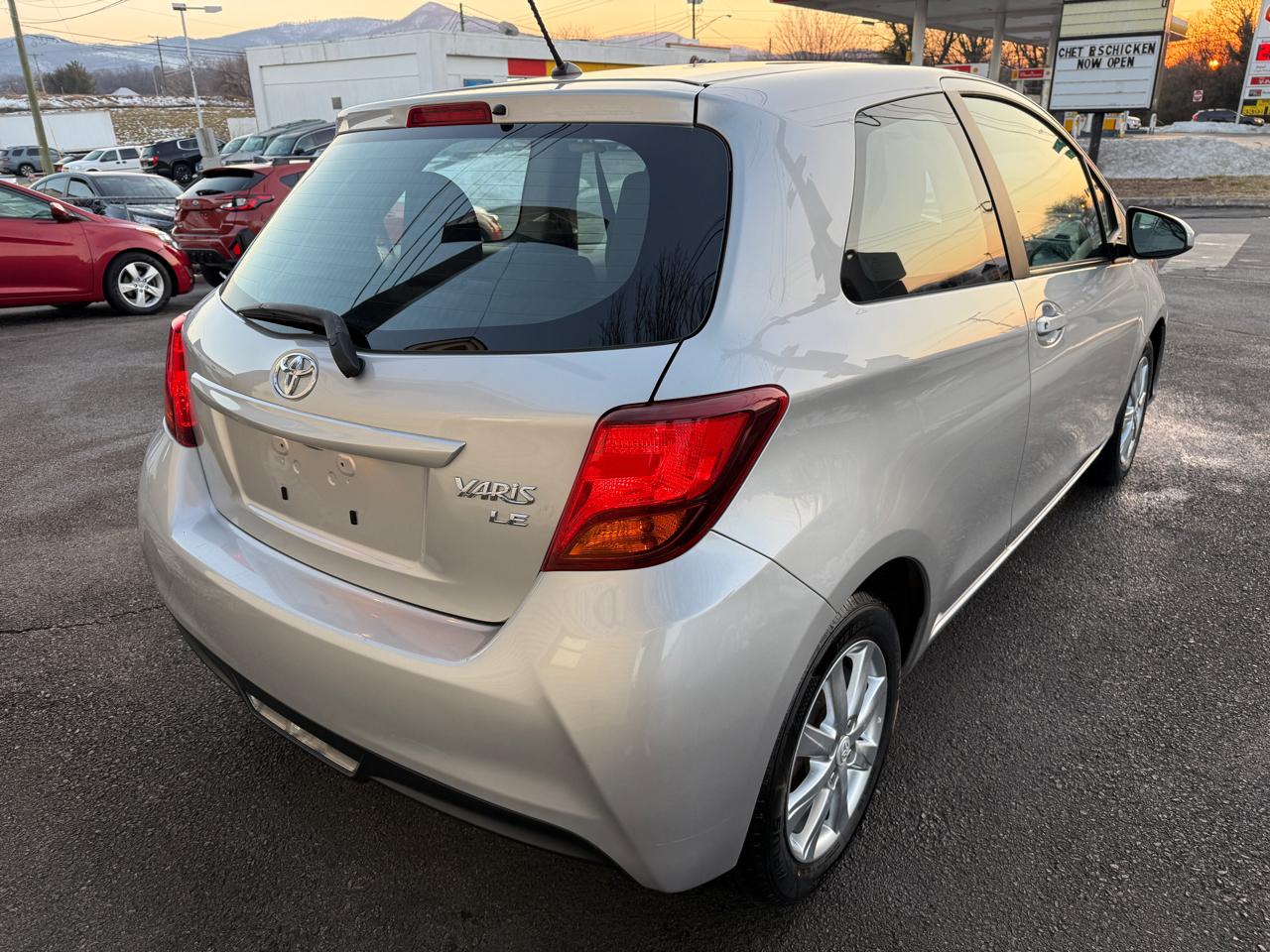 Toyota Yaris L 3-Door AT 2015