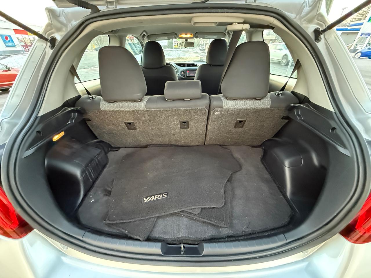 Toyota Yaris L 3-Door AT 2015