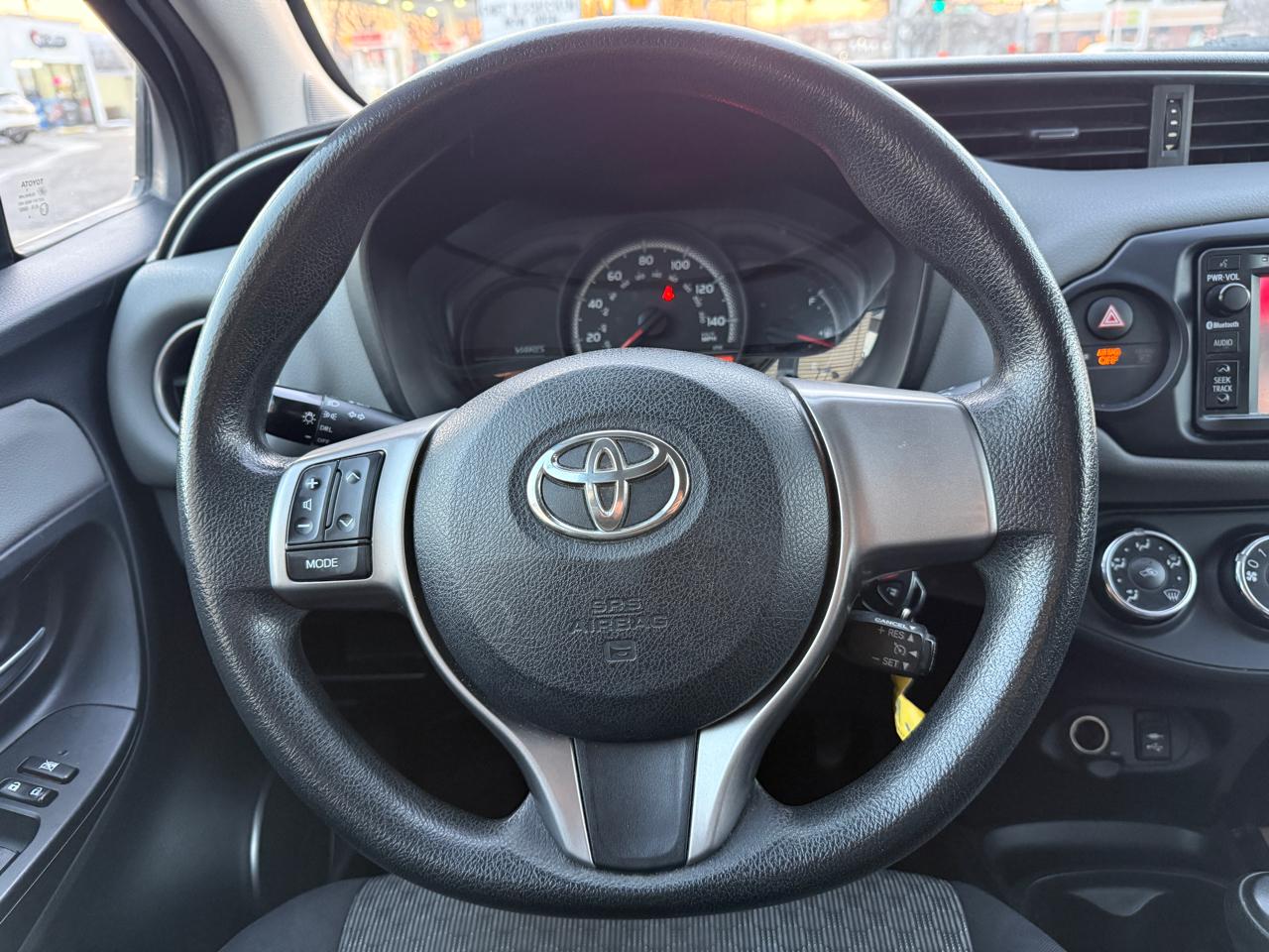 Toyota Yaris L 3-Door AT 2015