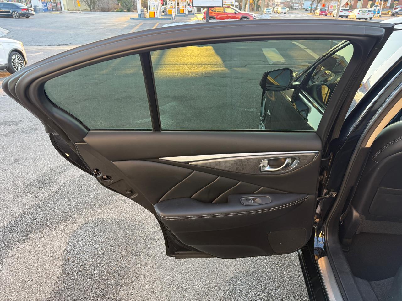 Infiniti Q50 Red Sport 400 2017