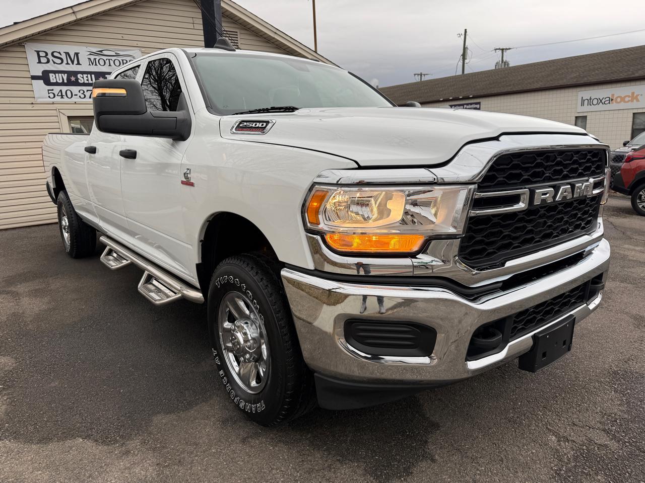 RAM 2500 Tradesman Crew Cab LWB 4WD 2023