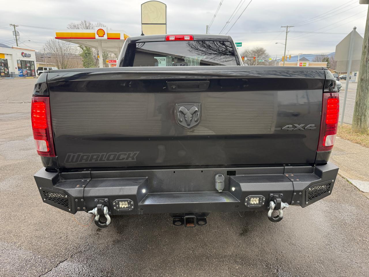 RAM 1500 SLT Quad Cab 4WD 2022