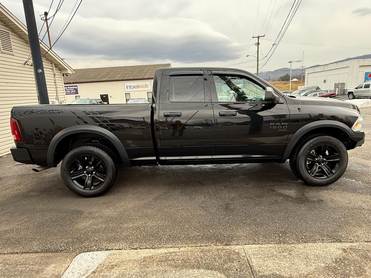 RAM 1500 SLT Quad Cab 4WD 2022
