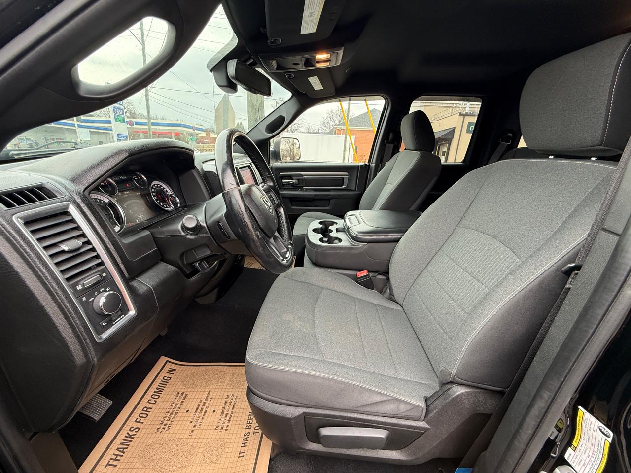 RAM 1500 SLT Quad Cab 4WD 2022