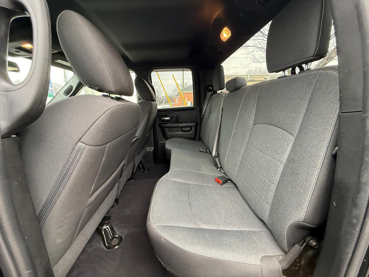 RAM 1500 SLT Quad Cab 4WD 2022