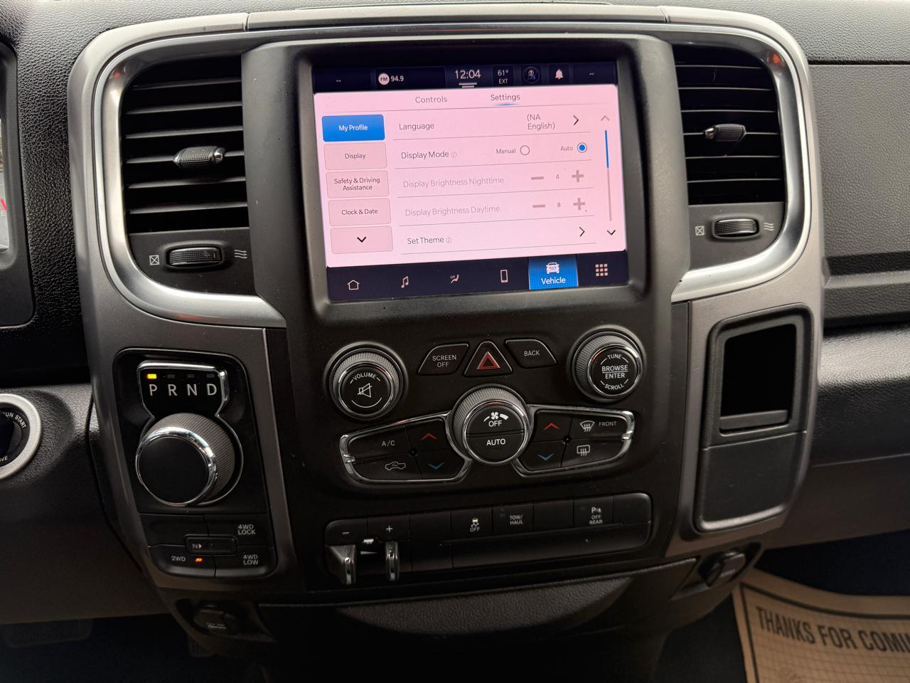 RAM 1500 SLT Quad Cab 4WD 2022