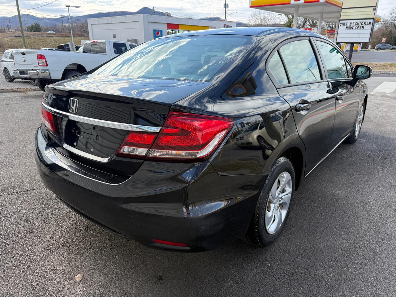 Honda Civic LX Sedan 5-Speed AT 2013