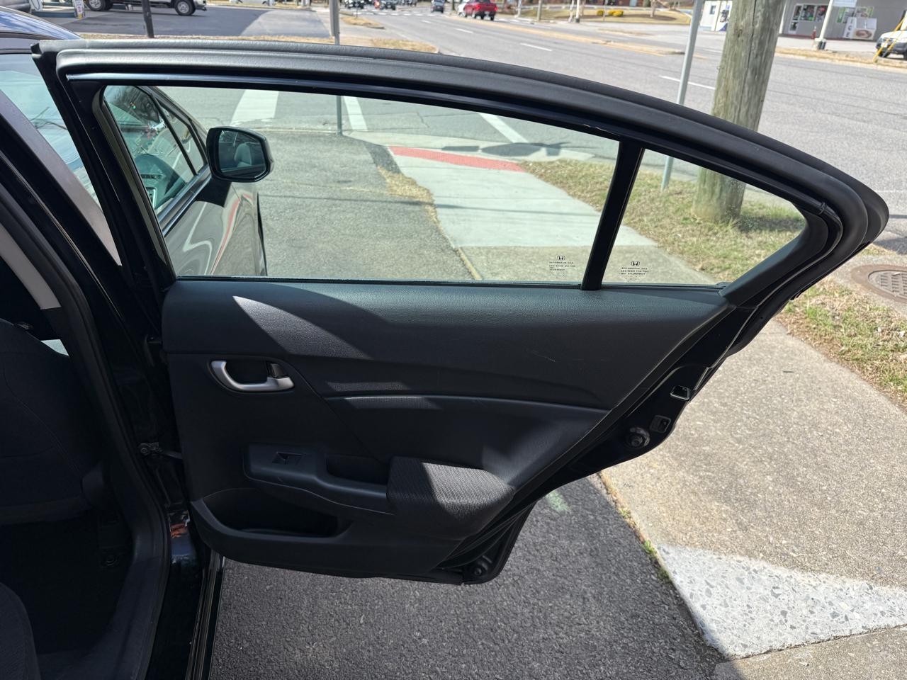 Honda Civic LX Sedan 5-Speed AT 2013