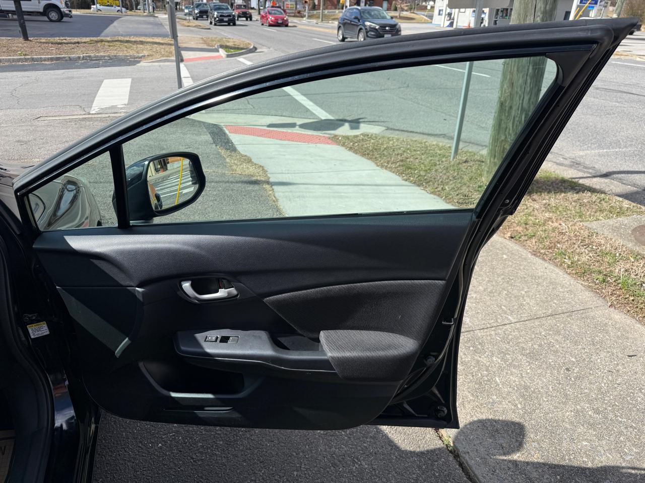 Honda Civic LX Sedan 5-Speed AT 2013