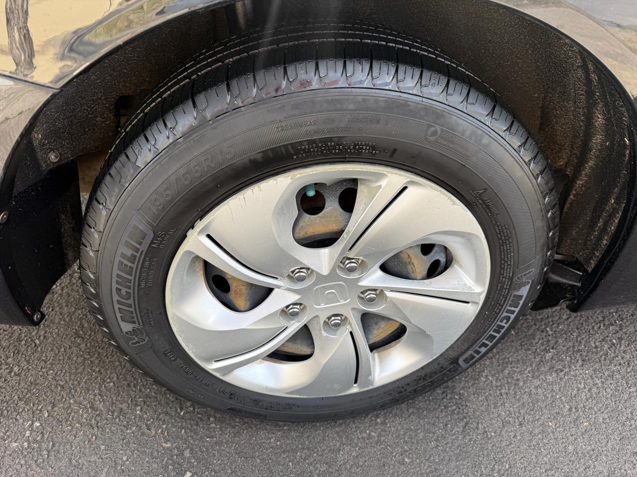 Honda Civic LX Sedan 5-Speed AT 2013