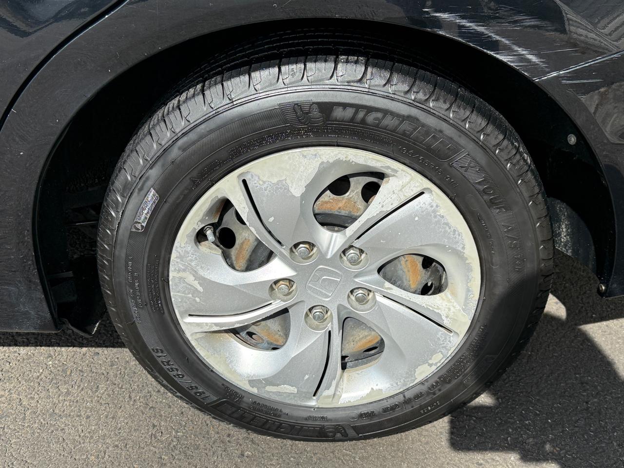 Honda Civic LX Sedan 5-Speed AT 2013