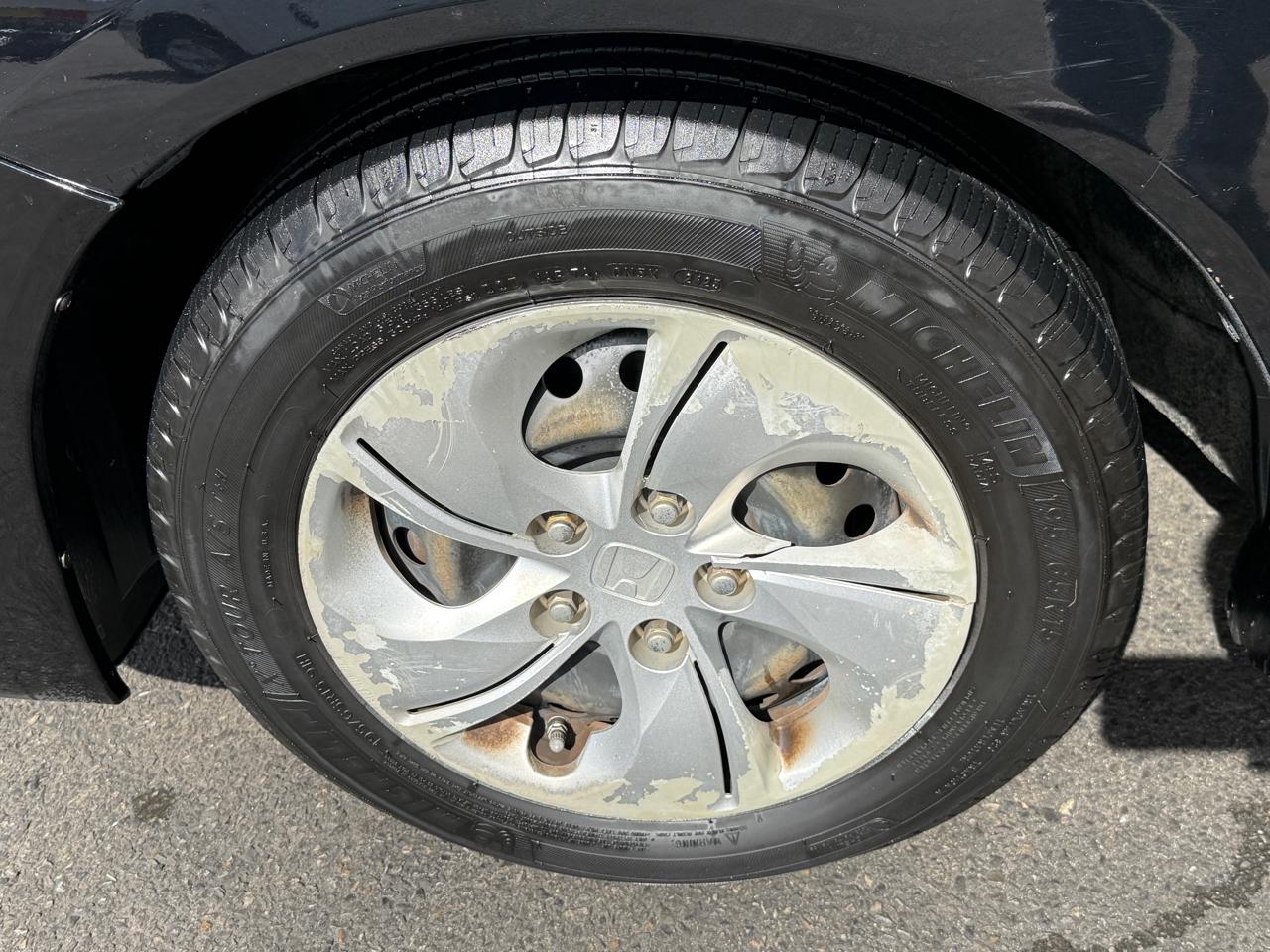 Honda Civic LX Sedan 5-Speed AT 2013