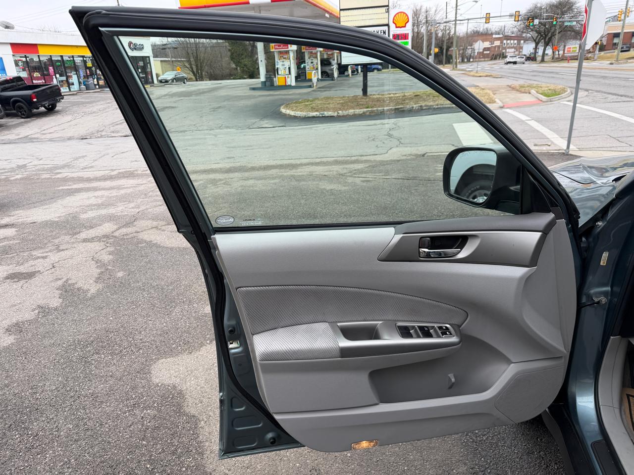 Subaru Forester 2.5X Premium 2010