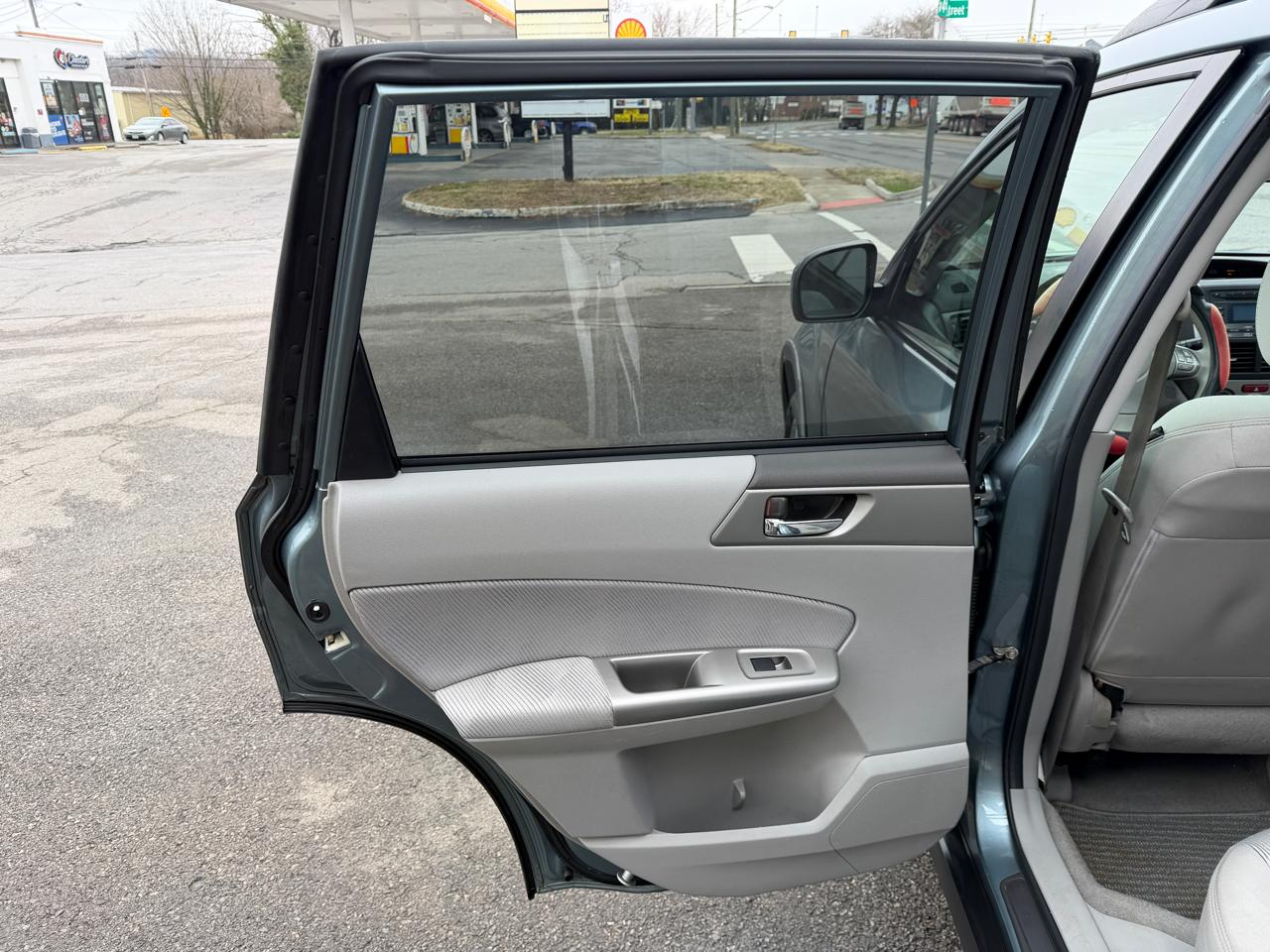 Subaru Forester 2.5X Premium 2010