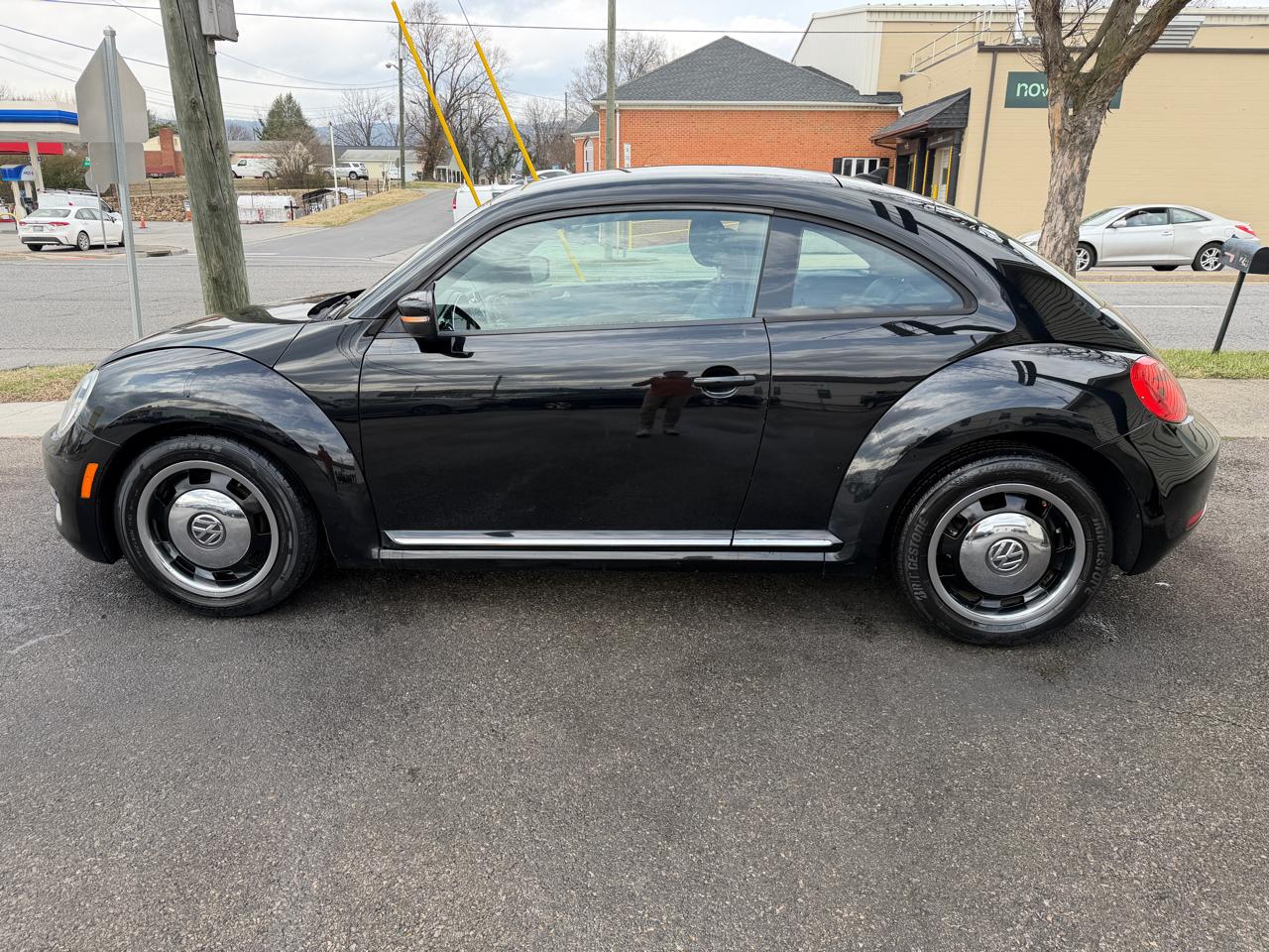 Volkswagen Beetle  2013
