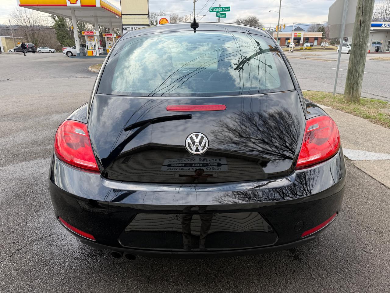 Volkswagen Beetle  2013