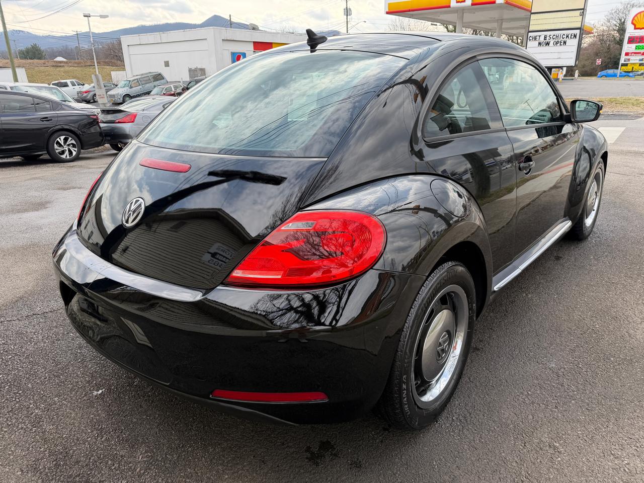 Volkswagen Beetle  2013