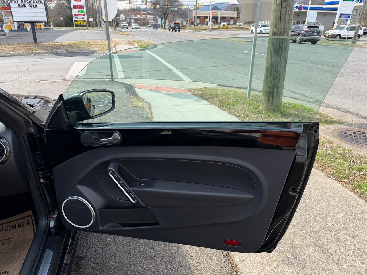 Volkswagen Beetle  2013