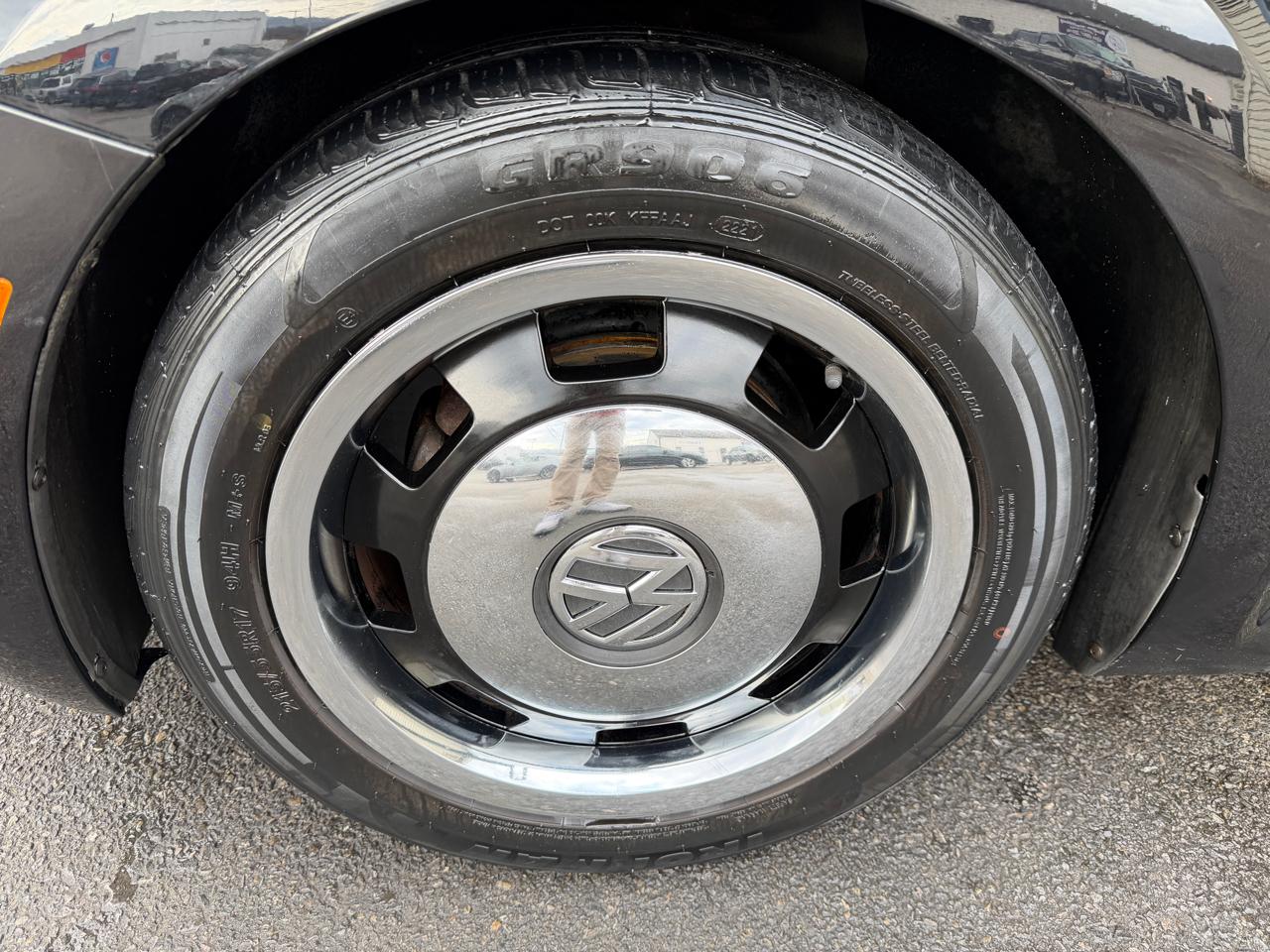 Volkswagen Beetle  2013